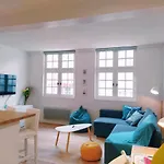 Apartment Nikki's House