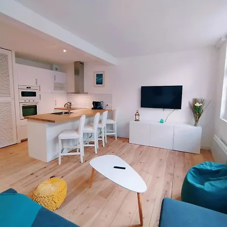 Nikki's House * Bayonne