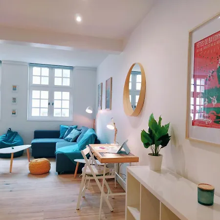 Nikki's House * Bayonne