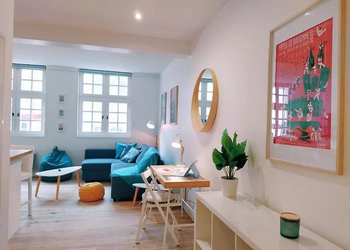 Nikki's House * Bayonne